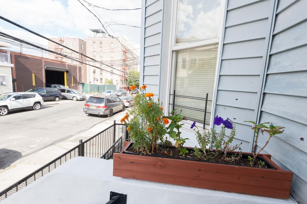 Studio And 1 Bedroom Apartments - Bronx Нью-Йорк Экстерьер фото
